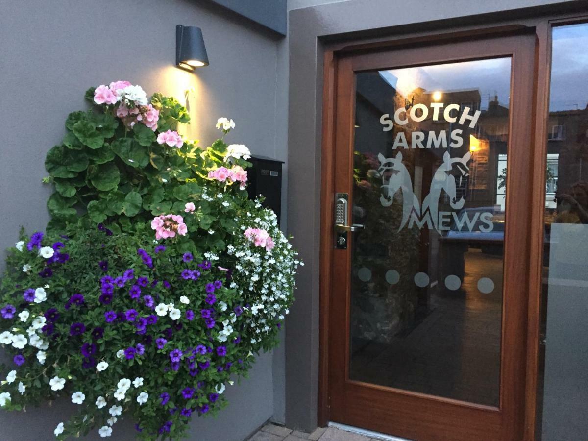 Scotch Arms Mews Bed & Breakfast Hotel Brampton  Exterior photo